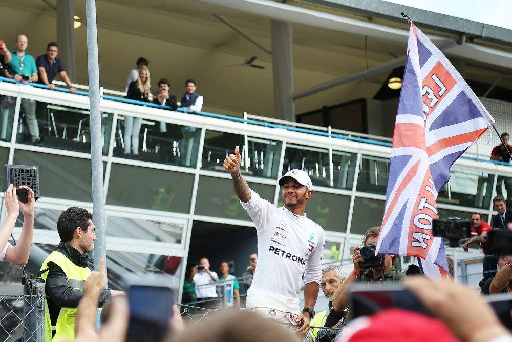 Hamilton waving to fans after winning the 2018 Italian Grand Prix
