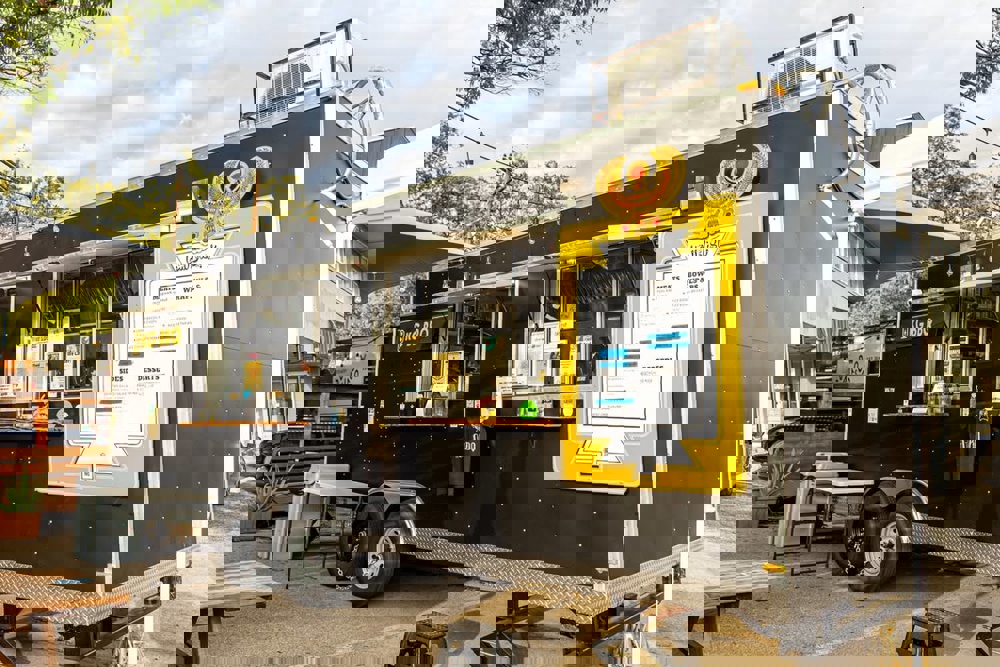 Texas Food Truck Culture and Outdoor Dining